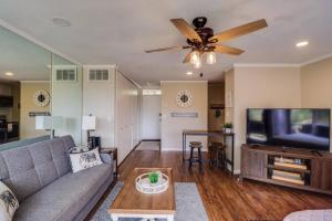 Lakeside Villa - Quite Location, walk to the Country Club
