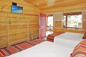 Wimberley Log Cabins Resort and Suites- Unit 7