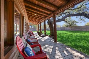 Wimberley Log Cabins Resort and Suites- Unit 2
