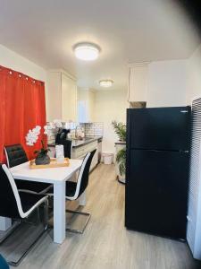 small 2-bedroom 1-bath unit in Hollywood Koreatown