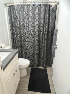 small 2-bedroom 1-bath unit in Hollywood Koreatown