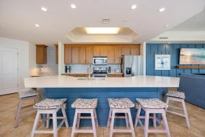 The Oasis 1401 formerly Phoenix West II 1401 condo