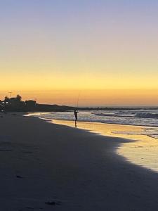 Beach Road Coastal Suite - Melkbos Beach & Restaurants Walkable