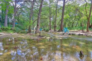 Creekside Cabins - The Texan