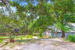 Creekside Vista Escape - Cabin