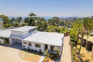 Galoola Hidden Gem, 2-97 Galoola Drive, Rooftop outdoor area with spectacular views, Wi-Fi, Air Conditioning, Pet Friendly
