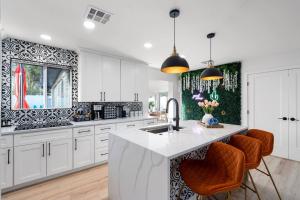 5 mins Old Town!Heated Pool!Minigolf!BBQ!Firepit