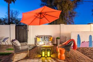 5 mins Old Town!Heated Pool!Minigolf!BBQ!Firepit
