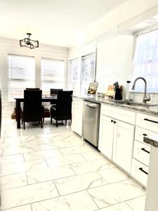 Fort Worth Cultural District Walk Dickies-Museums 1 King 2 Qn 3BR