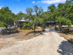 Rustic Star Farmhouse at Moonlight Getaway