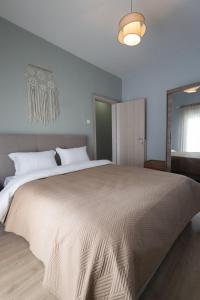 Sunny 85sqm Flat in the centre of Thessaloniki