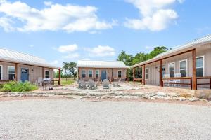 RusTx Ranch Cottage Group 1-3