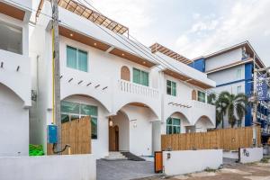 Pattaya Walking Street 5 bedroom 7bath KTV swimming pool villa