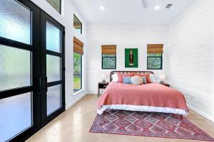 Wild Candy-Dog Trot Haus