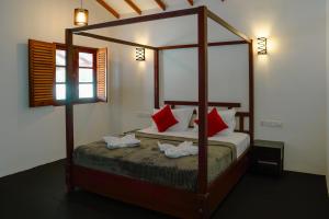 Saachi Lagoon Resort