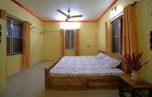 Pure Vegetarian Coconut Farm House Peaceful 2BRK Nature Retreat