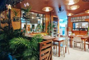 RedDoorz at Balai Malinawon Siargao