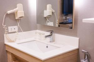 Microtel by Wyndham Batangas