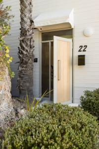 PURE SHORES Bungalow 22 on Clifton 3rd Beach Cape Town - STEPS TO THE SAND AND SEA AN EPIC ON-THE-BEACH EXPERIENCE