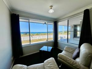 Sandy Shores Vincentia Across the Road from the Beach! Linen Not Provided