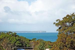 Sea-View Lodge - Beautiful Views of Vincentia - Linen not provided
