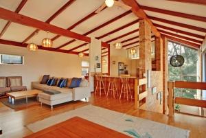 Sea-View Lodge - Beautiful Views of Vincentia - Linen not provided