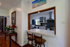 Burrills Cedar Cottage - Walking Distance to Water - Linen Not Provided