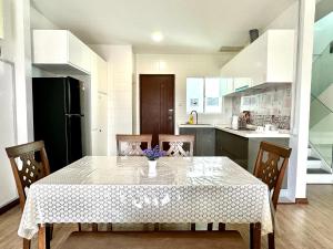 Springfield 3-Storey Cheerful Townhouse #Yoyo Homestay