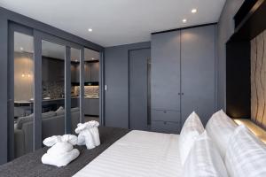 Suite Zenith 1BRRooftop Pool BarCitygate Kamala