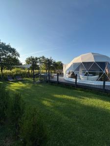 Skynest Dome by Green Garden Glamping Retezat
