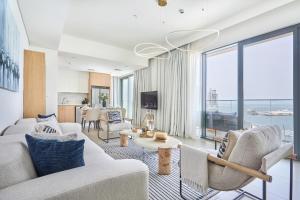 Frank Porter - Seagate Building 1