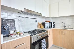 Frank Porter - Seagate Building 1