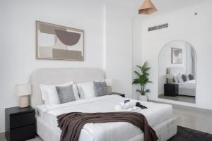 Free housekeeping visits during your stay - StayShort - Stylish JVC 1BR with Pool Access Sleeps 4