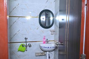 Rudraksh Home Stay 2BHK Park view, 10 Mins to Ram Mandir
