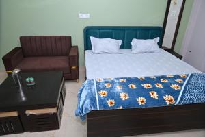 Rudraksh Home Stay 2BHK Park view, 10 Mins to Ram Mandir