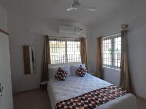 La Vista Ocean - Calm Coastal Villa on ECR - 4 BR Private Stay