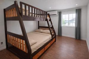 Clark International Airport Whiz Stay Transient House