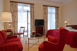 Double Room with Balcony Lake Side room in Hotel Bad Schachen