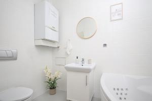 SPACIOUS 3Rooms OLD TOWN Apartment