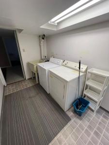 Convenient rooms in Arbutus