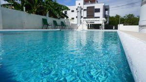 See Belize SUNRISE Sea View Studio with Pool & Deck, 1st Floor