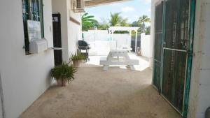 See Belize SUNRISE Sea View Studio with Pool & Deck, 1st Floor