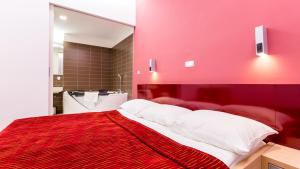 Dream Hotel 