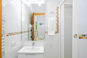 Bonito y muy fresco apartamento con patio privado