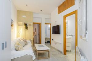 Bonito y muy fresco apartamento con patio privado