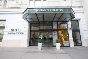 Johann Strauss hotel, 
Vienna, Austria.
The photo picture quality can be
variable. We apologize if the
quality is of an unacceptable
level.