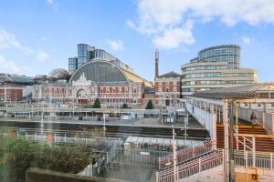 Kensington Olympia Apartment, 2Bed 2Bath Breakfast