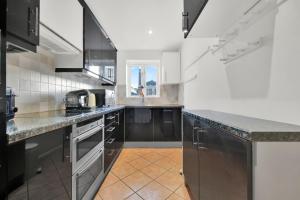 Kensington Olympia Apartment, 2Bed 2Bath Breakfast