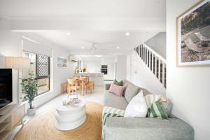 Coolum Coastal Abode - Pet-Friendly Walk to Beach