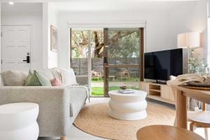 Coolum Coastal Abode - Pet-Friendly Walk to Beach